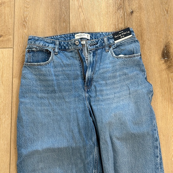 Cropped Wide Leg Jean - Picture 7 of 7